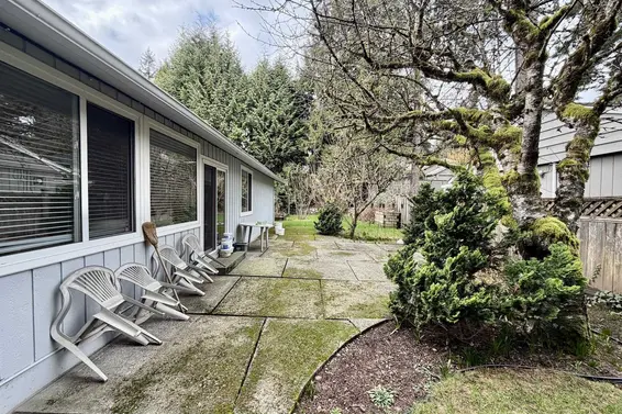 1876 Beaulynn Place, North Vancouver For Sale - image 4