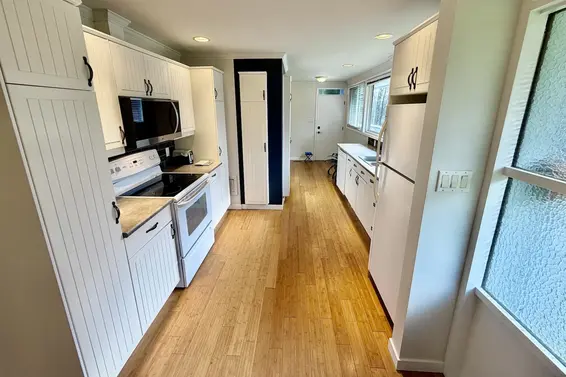 1876 Beaulynn Place, North Vancouver For Sale - image 9