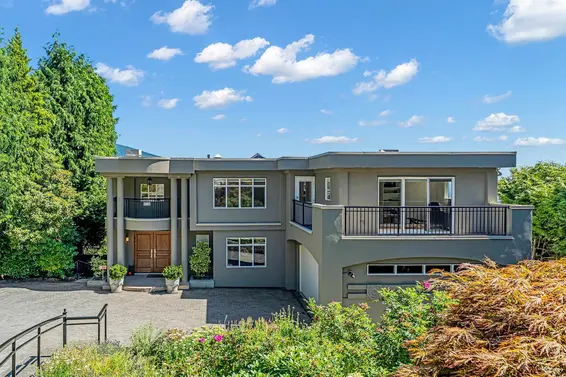 574 St. Andrews Place, West Vancouver For Sale - image 2