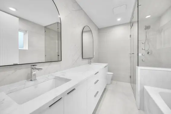 812 Montroyal Boulevard, North Vancouver For Sale - image 22