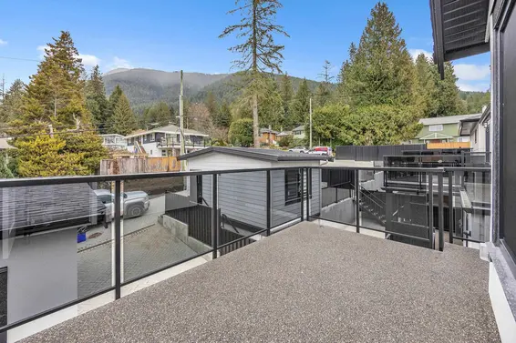 812 Montroyal Boulevard, North Vancouver For Sale - image 23