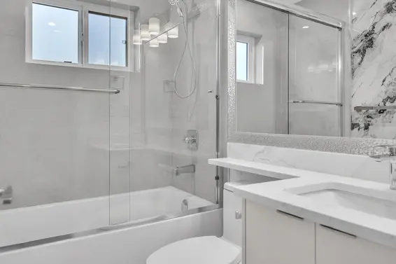 812 Montroyal Boulevard, North Vancouver For Sale - image 29