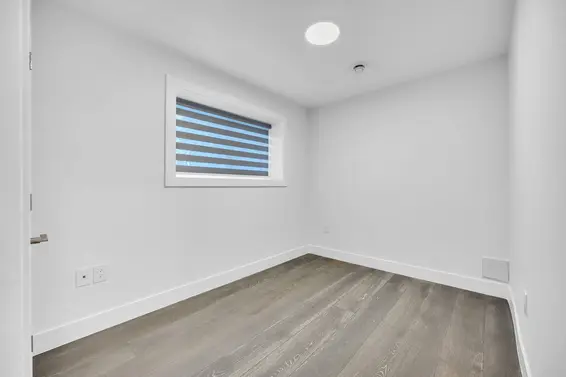 812 Montroyal Boulevard, North Vancouver For Sale - image 32