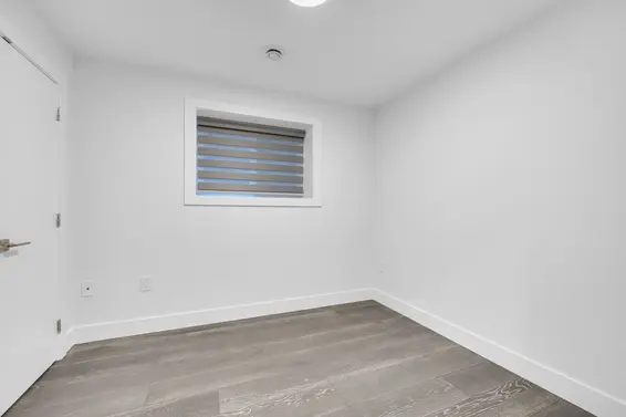 812 Montroyal Boulevard, North Vancouver For Sale - image 33