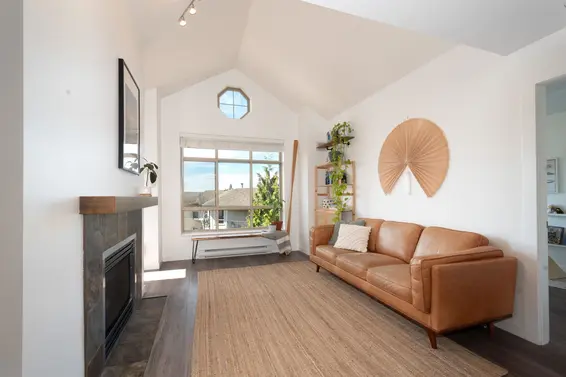 512 150 West 22nd Street, North Vancouver For Sale - image 2