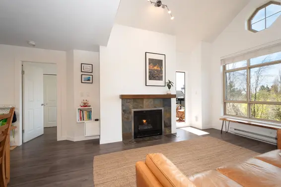 512 150 West 22nd Street, North Vancouver For Sale - image 3