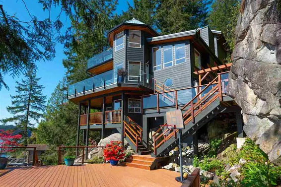 5786 Sunshine Falls Lane, North Vancouver