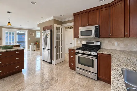 2718 Byron Place, North Vancouver For Sale - image 9