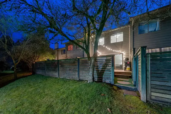 34 1910 Cedar Village Crescent, North Vancouver For Sale - image 32