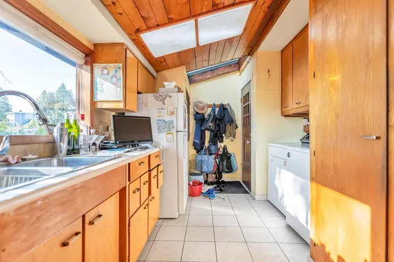 4573 Strathcona Road, North Vancouver For Sale - image 15