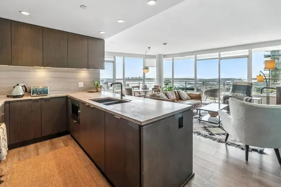 1006 112 East 13th Street, North Vancouver For Sale - image 2