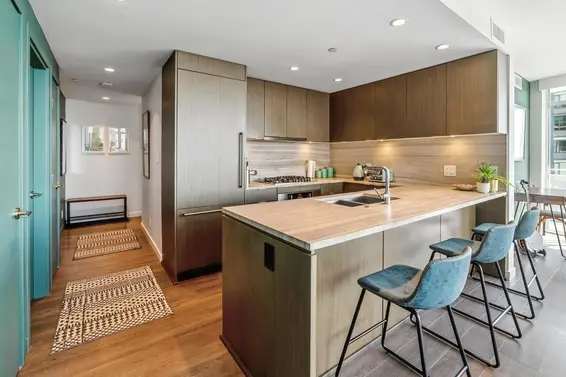 1006 112 East 13th Street, North Vancouver For Sale - image 3