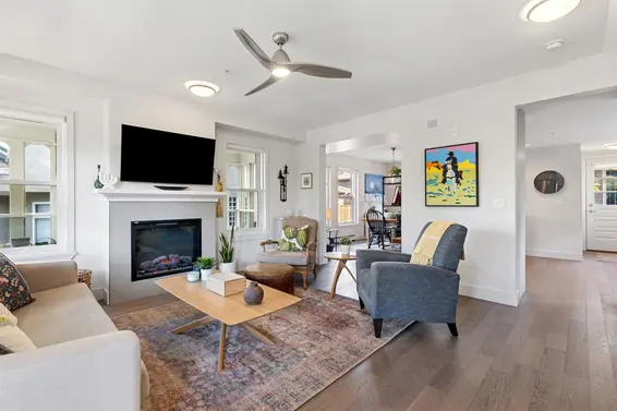 1 244 East 5th Street, North Vancouver For Sale - image 5