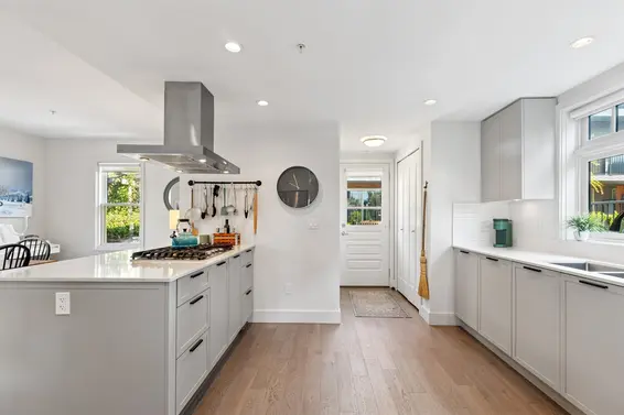 1 244 East 5th Street, North Vancouver For Sale - image 9