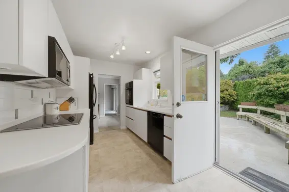 3250 Delbrook Avenue, North Vancouver For Sale - image 17