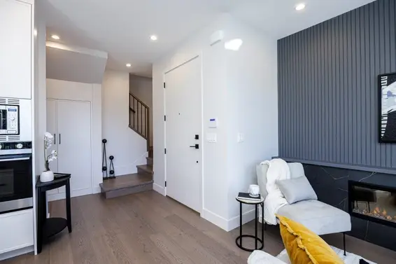 340 East 17th Street, North Vancouver For Sale - image 2