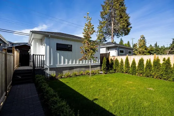 340 East 17th Street, North Vancouver For Sale - image 39