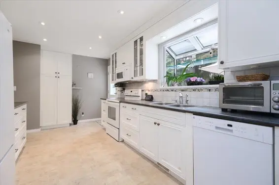 2235 Whitman Avenue, North Vancouver For Sale - image 10