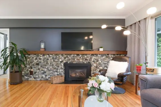 2235 Whitman Avenue, North Vancouver For Sale - image 2
