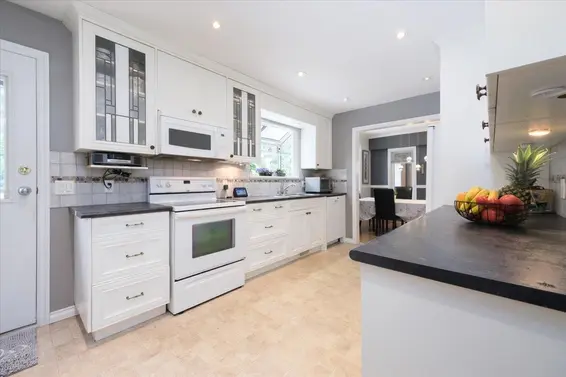 2235 Whitman Avenue, North Vancouver For Sale - image 9