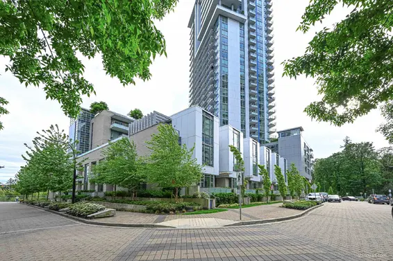 606 1500 Fern Street, North Vancouver For Sale - image 2