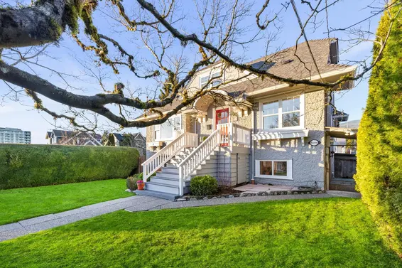 404 East 15th Street, North Vancouver For Sale - image 3