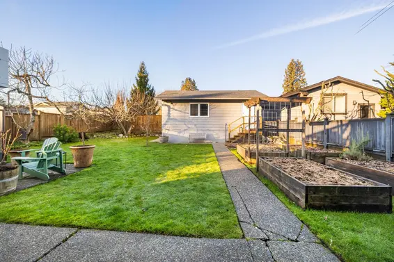 404 East 15th Street, North Vancouver For Sale - image 36