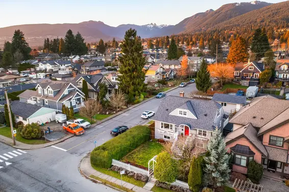 404 East 15th Street, North Vancouver For Sale - image 6