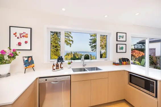 4772 Meadfeild Court, West Vancouver For Sale - image 10