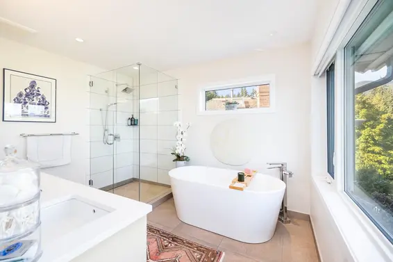 4772 Meadfeild Court, West Vancouver For Sale - image 19