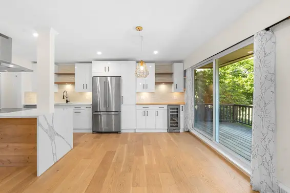 911 555 West 28th Street, North Vancouver For Sale - image 4