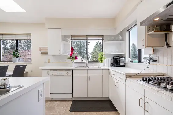 2940 Dresden Way, North Vancouver For Sale - image 15