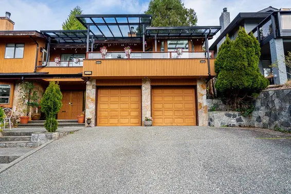 2940 Dresden Way, North Vancouver For Sale - image 3