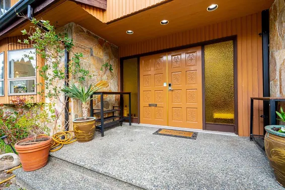 2940 Dresden Way, North Vancouver For Sale - image 4