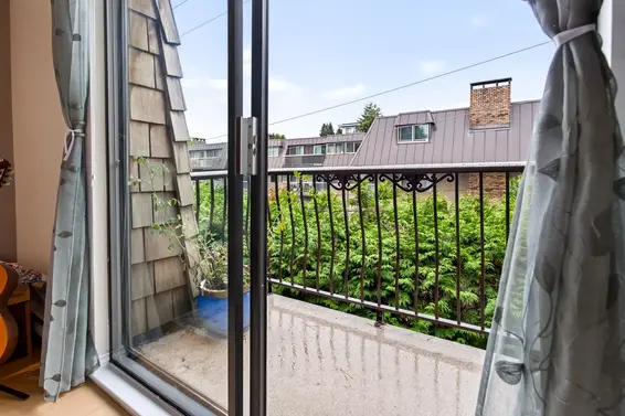 303 1721 St. Georges Avenue, North Vancouver For Sale - image 10