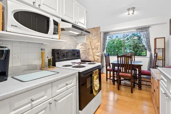 303 1721 St. Georges Avenue, North Vancouver For Sale - image 17