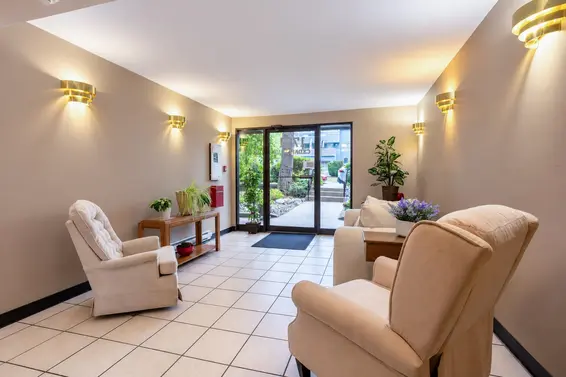 303 1721 St. Georges Avenue, North Vancouver For Sale - image 2