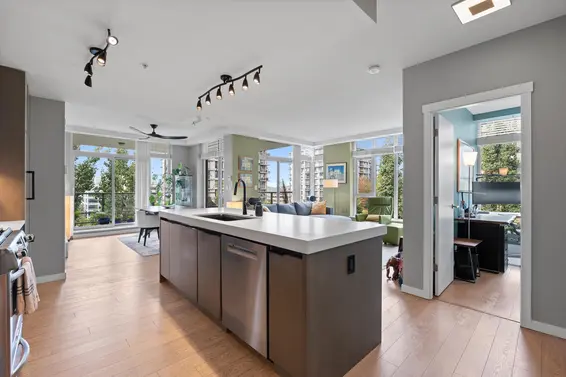 308 135 West 2nd Street, North Vancouver