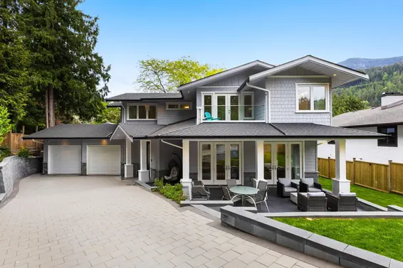 6560 Nelson Avenue, West Vancouver