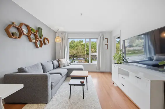 209 221 East 3rd Street, North Vancouver For Sale - image 12