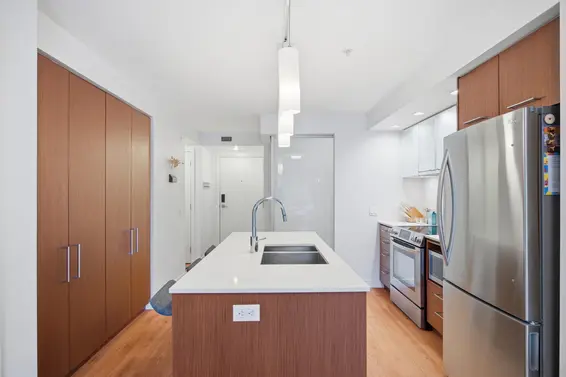 209 221 East 3rd Street, North Vancouver For Sale - image 4