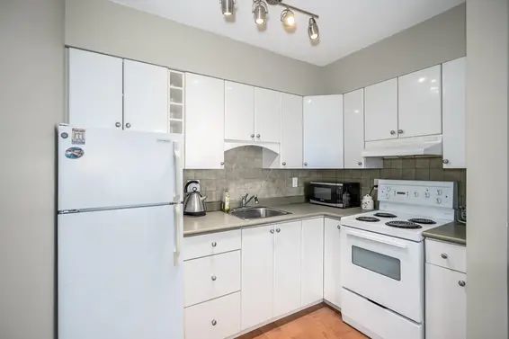 606 1425 Esquimalt Avenue, West Vancouver For Sale - image 7