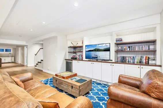 614 Lowry Lane, North Vancouver For Sale - image 22