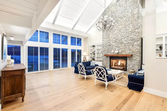 614 Lowry Lane, North Vancouver For Sale - image 4