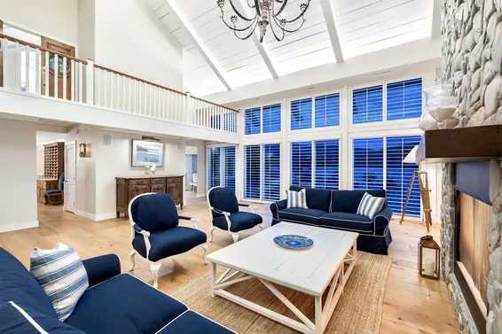 614 Lowry Lane, North Vancouver For Sale - image 5