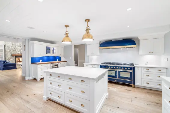 614 Lowry Lane, North Vancouver For Sale - image 6