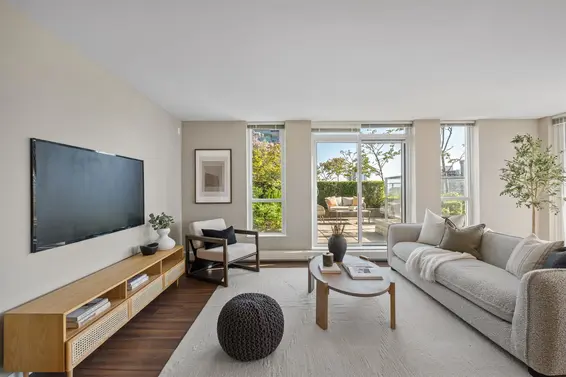 701 135 East 17th Street, North Vancouver