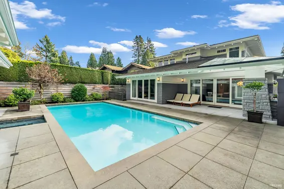 4358 Erwin Drive, West Vancouver For Sale - image 15