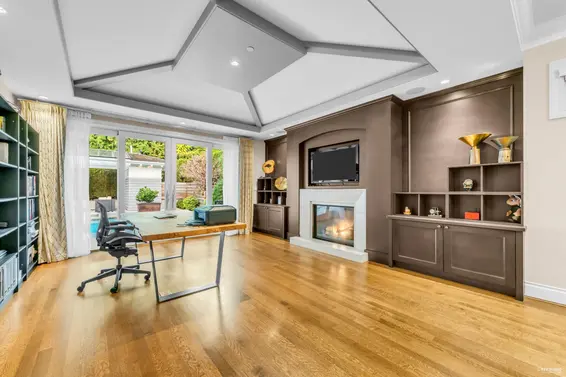 4358 Erwin Drive, West Vancouver For Sale - image 17