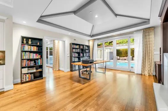 4358 Erwin Drive, West Vancouver For Sale - image 18